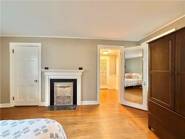 1 Schoolhouse Ln, Shadyside, PA 15232