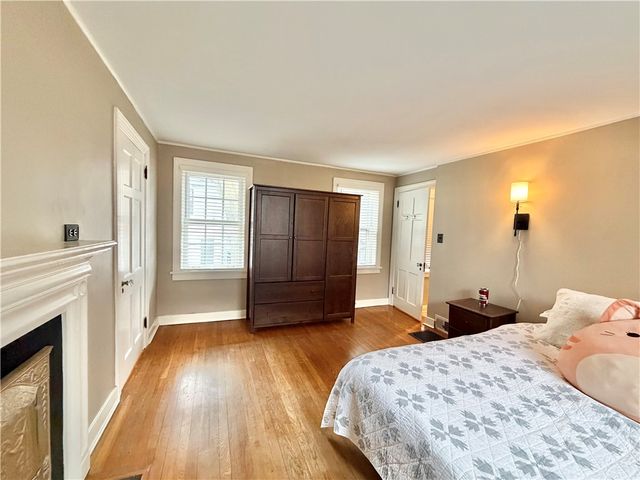 1 Schoolhouse Ln, Shadyside, PA 15232