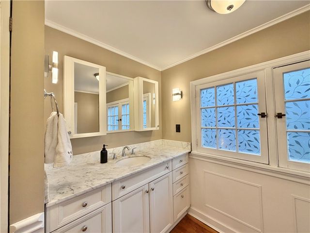 1 Schoolhouse Ln, Shadyside, PA 15232