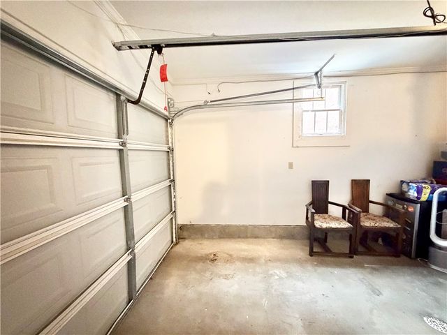 1 Schoolhouse Ln, Shadyside, PA 15232