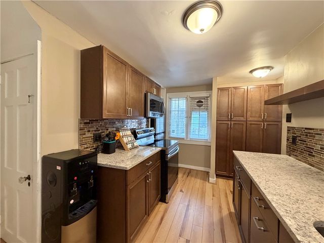 1 Schoolhouse Ln, Shadyside, PA 15232