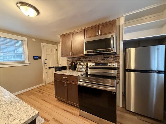 1 Schoolhouse Ln, Shadyside, PA 15232