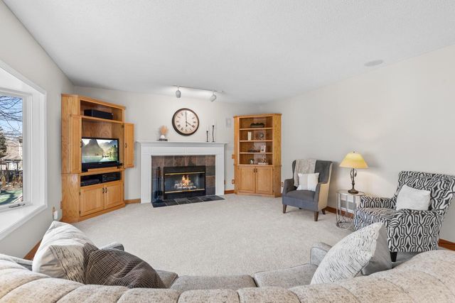 2140 Stone Creek Drive, Chanhassen, MN 55317