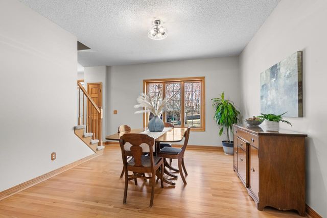 2140 Stone Creek Drive, Chanhassen, MN 55317