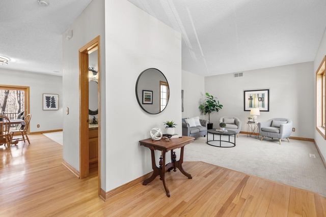 2140 Stone Creek Drive, Chanhassen, MN 55317