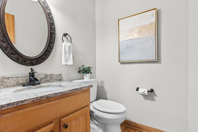 2140 Stone Creek Drive, Chanhassen, MN 55317