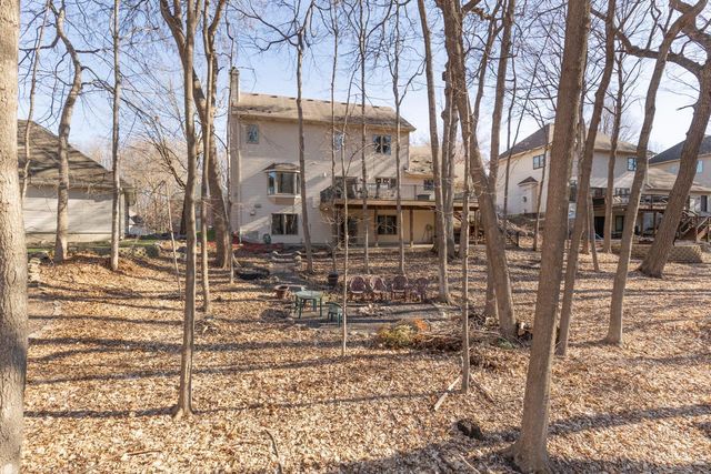 2140 Stone Creek Drive, Chanhassen, MN 55317