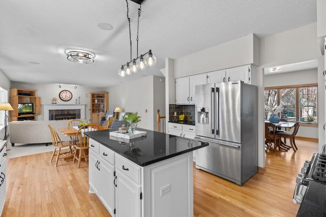 2140 Stone Creek Drive, Chanhassen, MN 55317