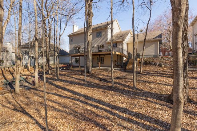 2140 Stone Creek Drive, Chanhassen, MN 55317