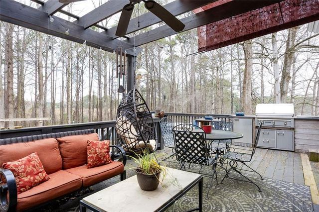 575 Berkeley Lane, Kennesaw, GA 30144