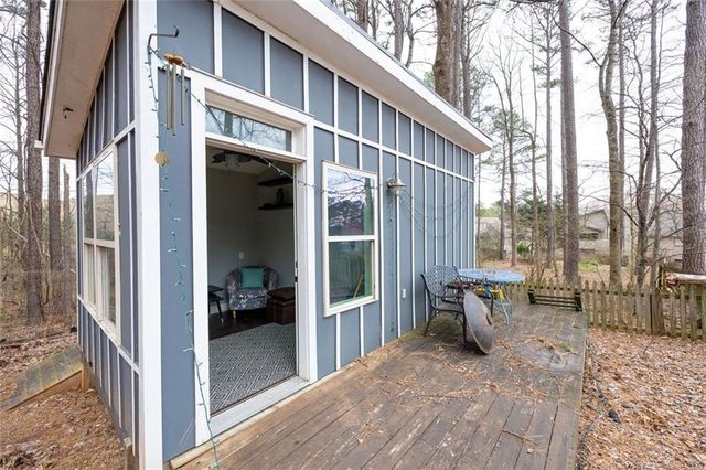 575 Berkeley Lane, Kennesaw, GA 30144