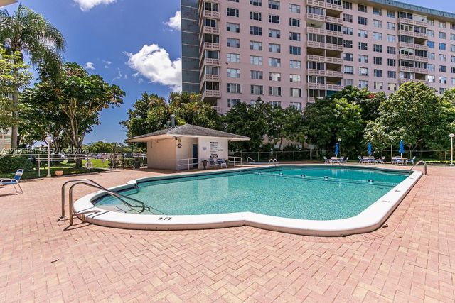 3850 Washington Street 409, Hollywood, FL 33021