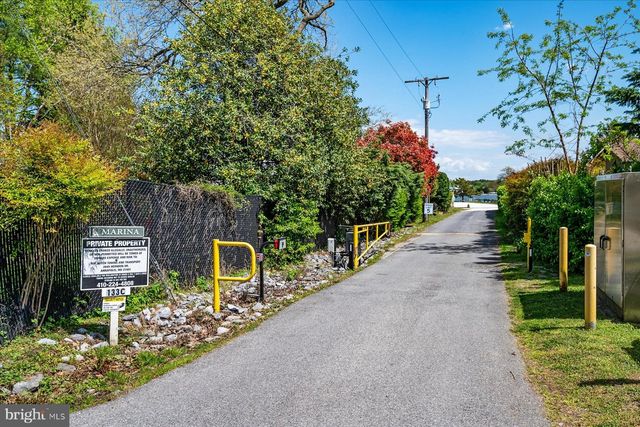 100 CARROLL DR, Annapolis, MD 21403