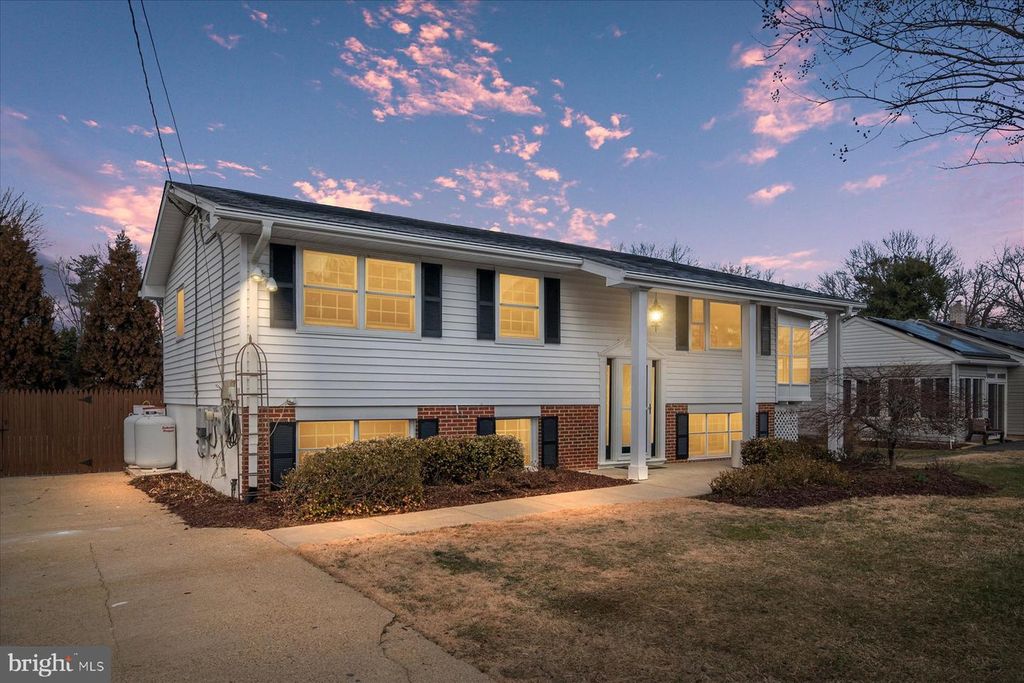 100 CARROLL DR, Annapolis, MD 21403