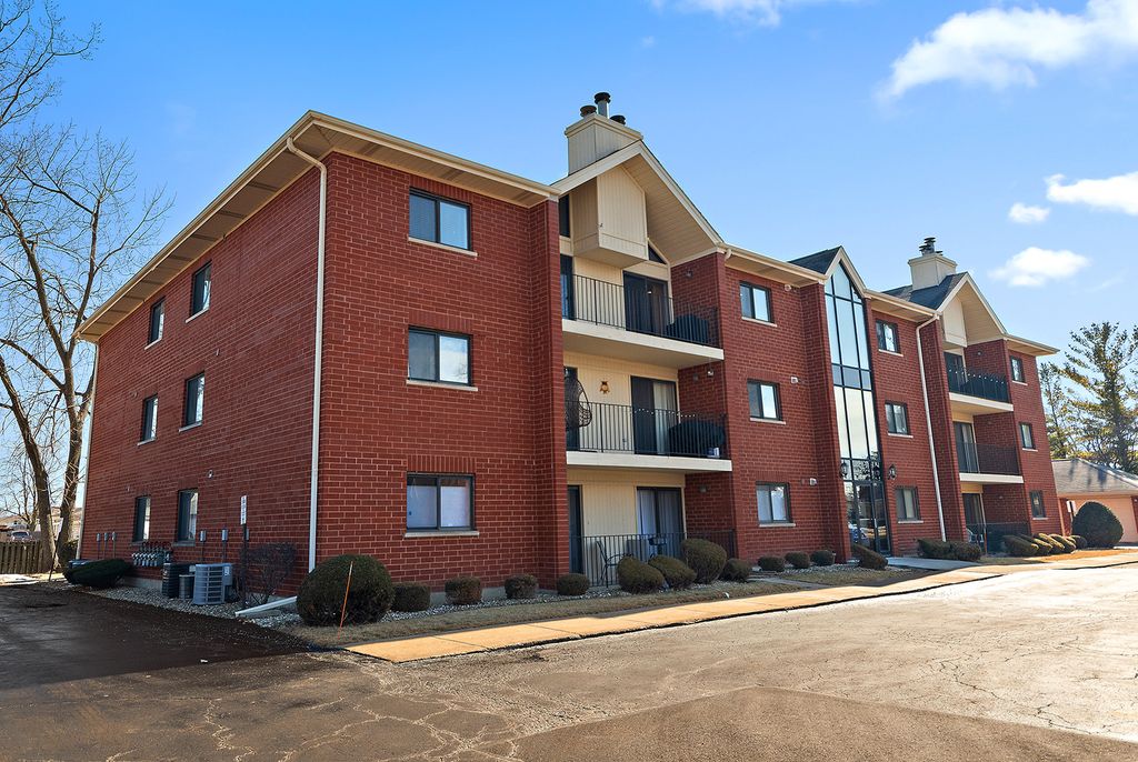 18245 66th Court 3A, Tinley Park, IL 60477
