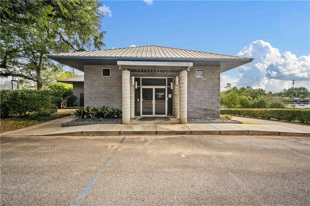 1132 Hillcrest Road, Mobile, AL 36695 — exterior