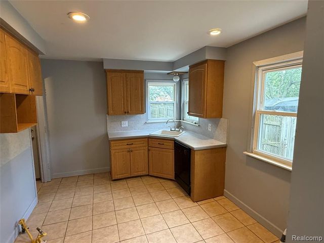 28930 Birchwood Street, Inkster, MI 48141