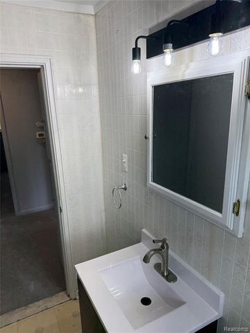 28930 Birchwood Street, Inkster, MI 48141