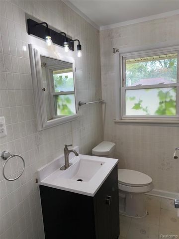 28930 Birchwood Street, Inkster, MI 48141