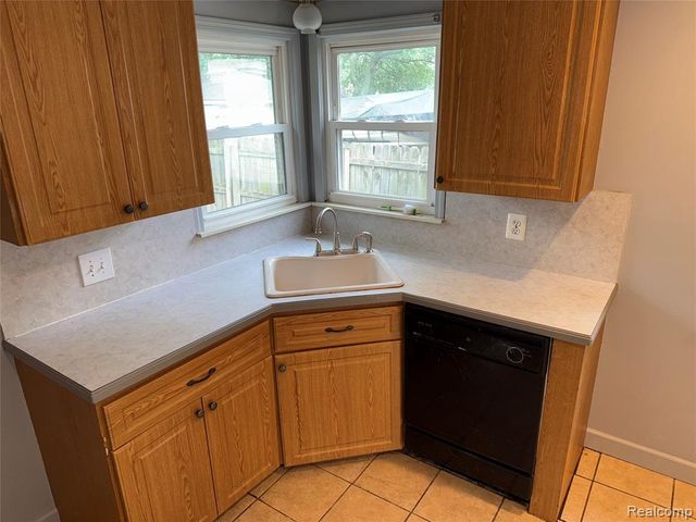 28930 Birchwood Street, Inkster, MI 48141