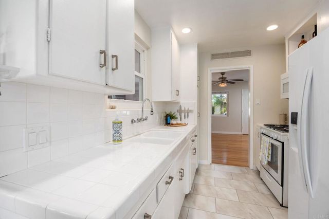 1117 Camelia Street, Oceanside, CA 92054
