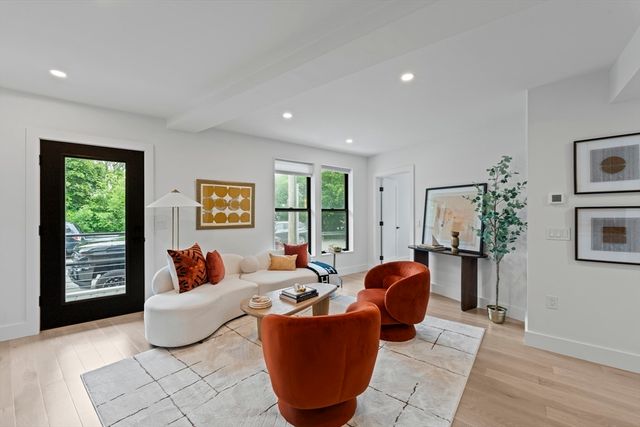 7 Wordsworth 1-1A, Boston, MA 02128