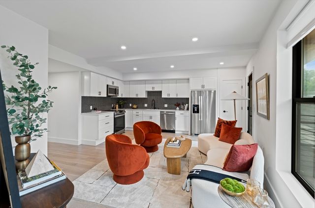 7 Wordsworth 1-1A, Boston, MA 02128