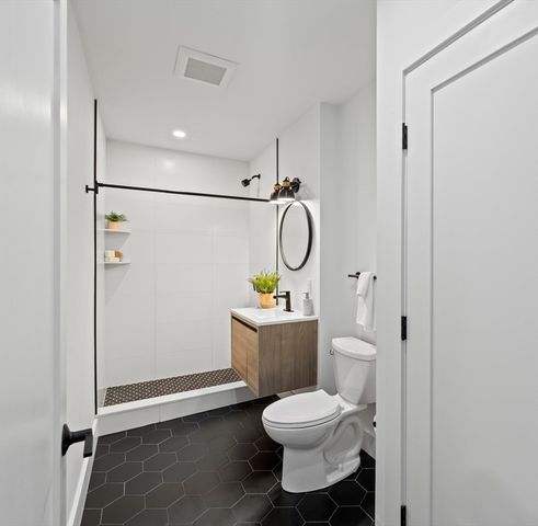 7 Wordsworth 1-1A, Boston, MA 02128