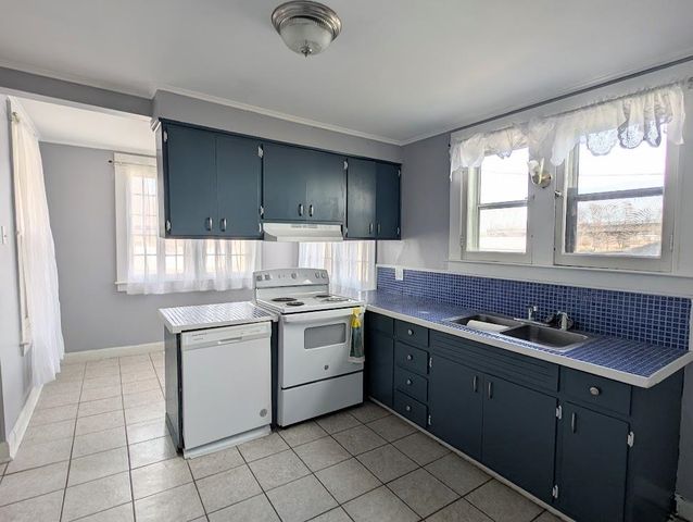 110 Marquette Street, Bay City, MI 48706