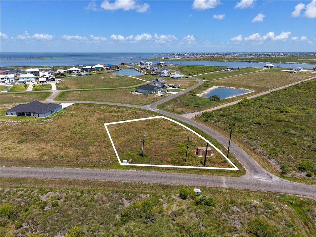 1309 Cape Velero Dr, Rockport, TX 78382 — photo 3