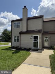 223 GREEN VALLEY CIR, Newark, DE 19711