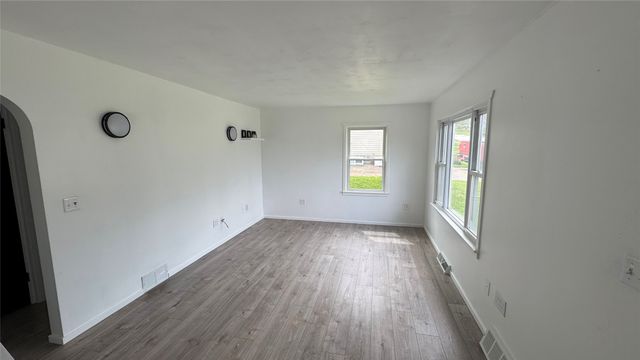 4211 CARNEY Avenue, Erie, PA 16510