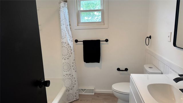 4211 CARNEY Avenue, Erie, PA 16510