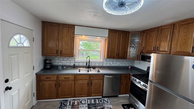 4211 CARNEY Avenue, Erie, PA 16510