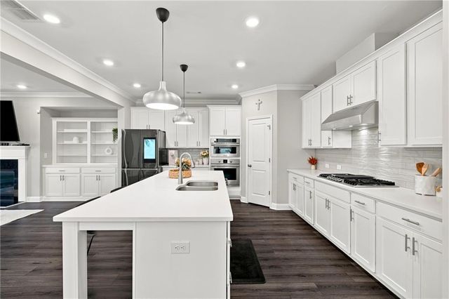 618 Finley Street, Suwanee, GA 30024