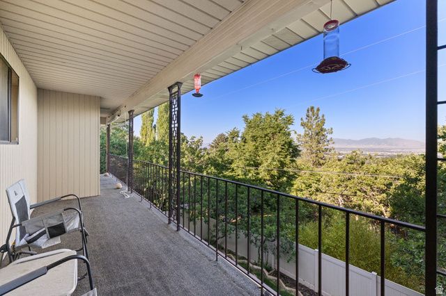 1584 S SUNSET OAKS DR, Salt Lake City, UT 84108