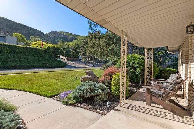 1584 S SUNSET OAKS DR, Salt Lake City, UT 84108