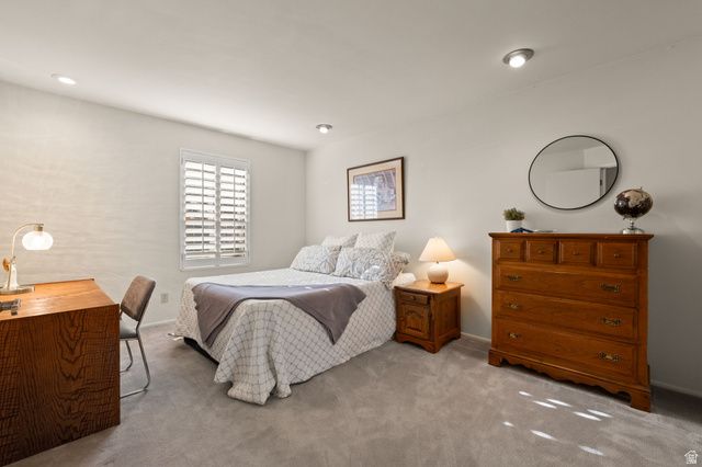 1584 S SUNSET OAKS DR, Salt Lake City, UT 84108