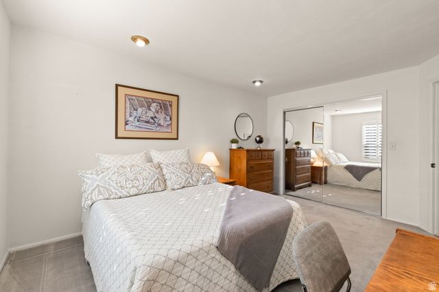 1584 S SUNSET OAKS DR, Salt Lake City, UT 84108