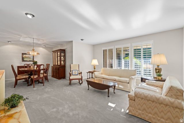 1584 S SUNSET OAKS DR, Salt Lake City, UT 84108