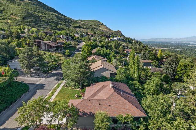 1584 S SUNSET OAKS DR, Salt Lake City, UT 84108