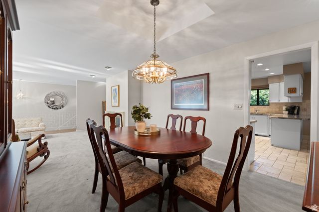 1584 S SUNSET OAKS DR, Salt Lake City, UT 84108