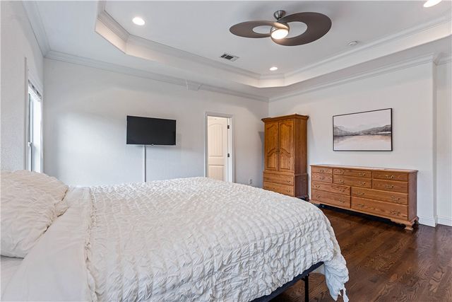 3803 NE Oakbrooke Avenue, Bentonville, AR 72712