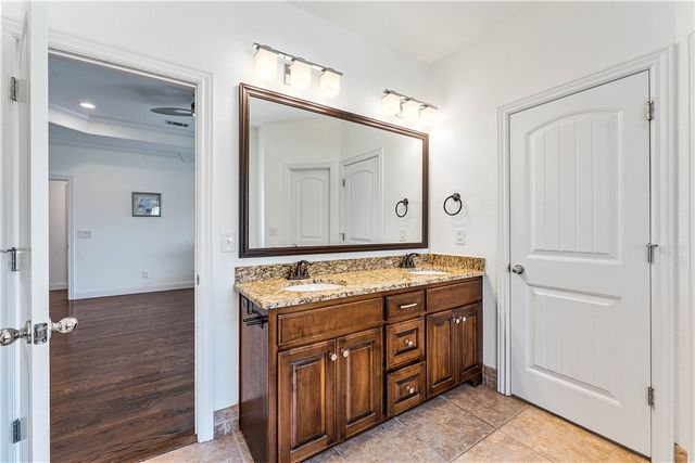 3803 NE Oakbrooke Avenue, Bentonville, AR 72712