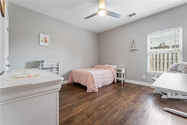 3803 NE Oakbrooke Avenue, Bentonville, AR 72712