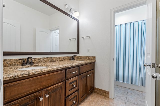 3803 NE Oakbrooke Avenue, Bentonville, AR 72712