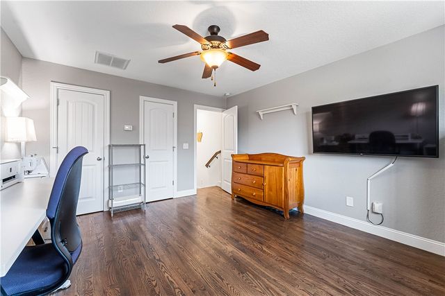3803 NE Oakbrooke Avenue, Bentonville, AR 72712