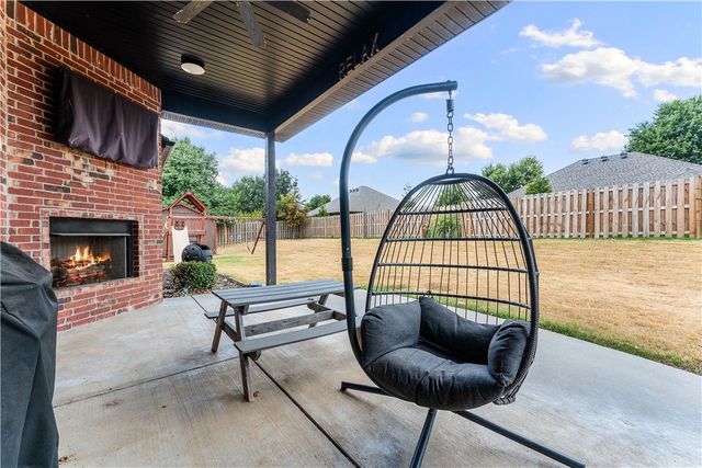 3803 NE Oakbrooke Avenue, Bentonville, AR 72712