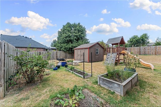 3803 NE Oakbrooke Avenue, Bentonville, AR 72712