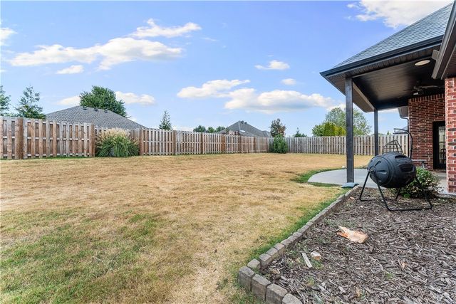 3803 NE Oakbrooke Avenue, Bentonville, AR 72712